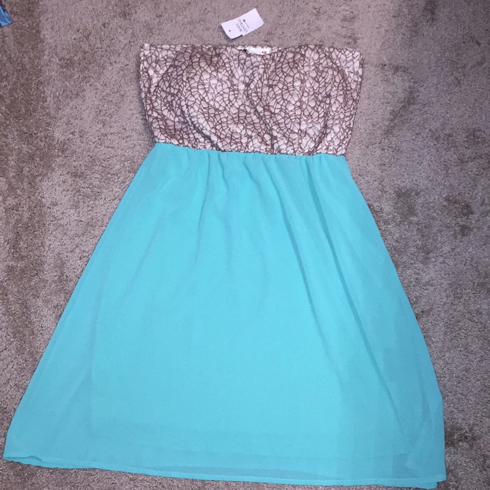 🛍SOLD🛍Woman’s Strapless Dress